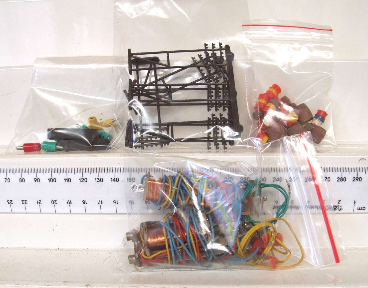 MARKLIN HO:  On Auction are these Mixed Parts in Good Used Condition.(GR)