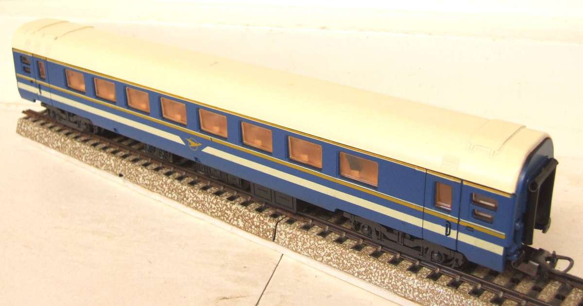 LIMA HO: SAR Blue Train Passenger Coach in Good Un-Boxed condition(Italy)