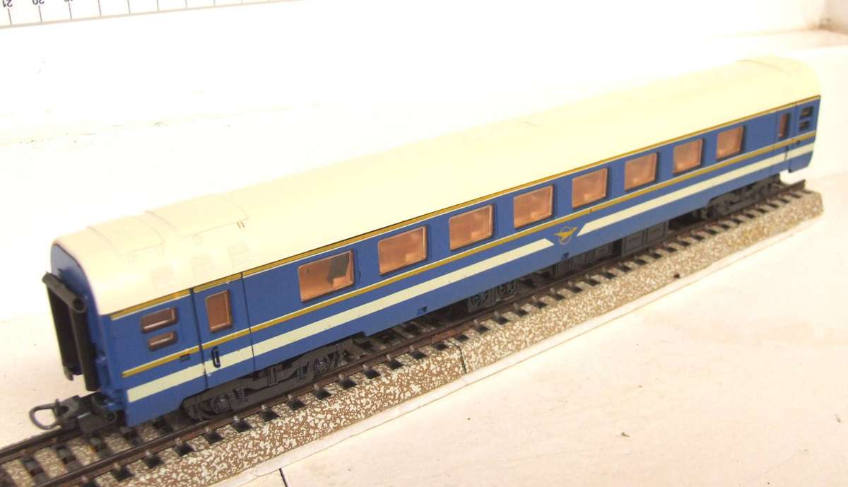 LIMA HO: SAR Blue Train Passenger Coach in Good Un-Boxed condition(Italy)