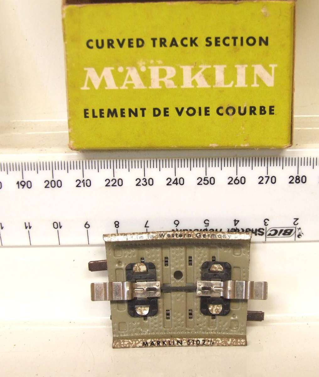 MARKLIN HO:  On Auction are these Mixed Track Items in Good Used Condition.(GR)