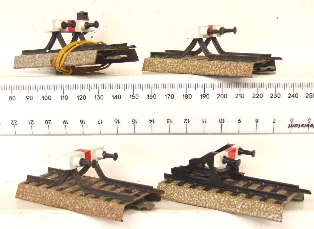 MARKLIN HO:  4pc Vintage M-Track Railway Buffers Stops in Good Un-Boxed Condition (GR)