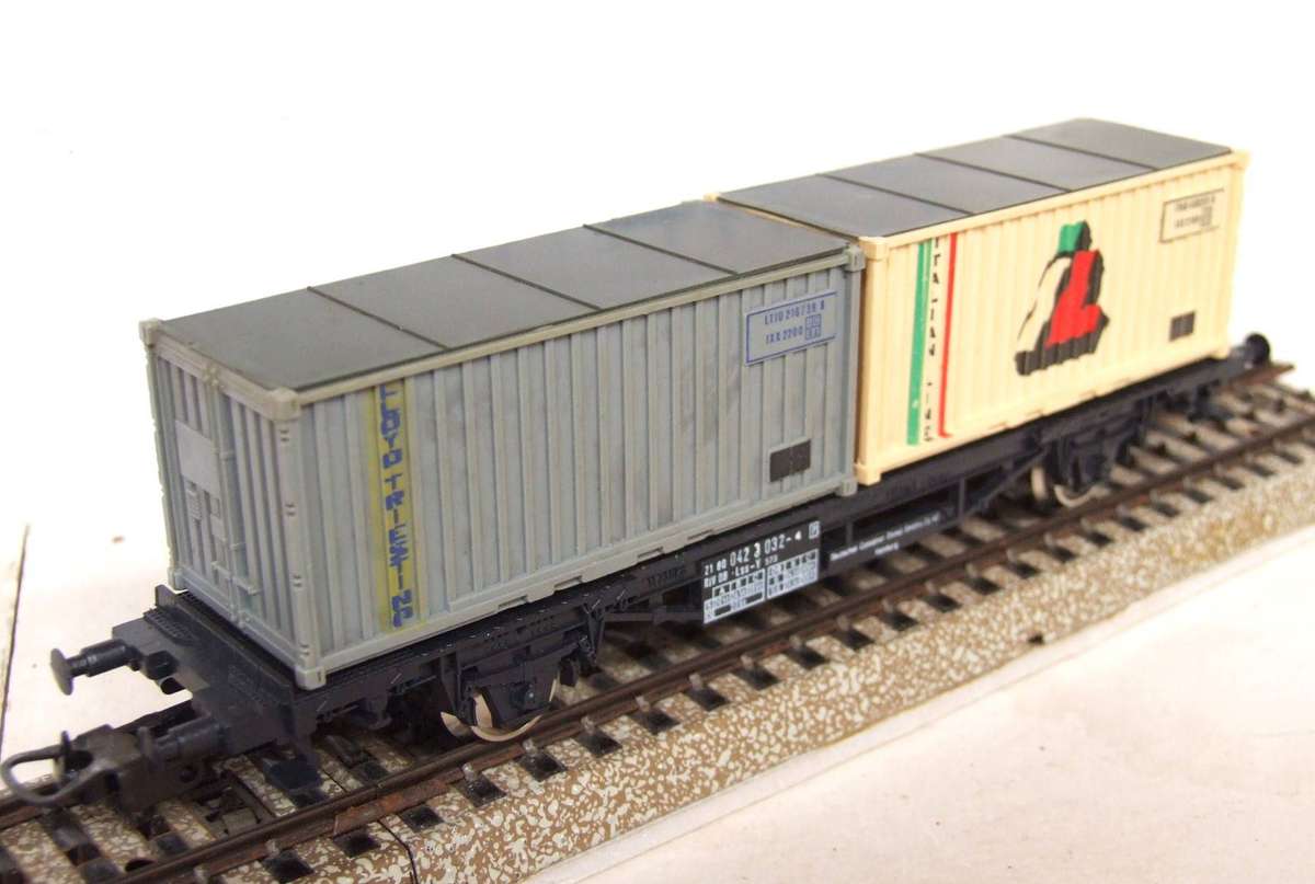 LIMA HO: European Container Carrier with Load in Good Un-Boxed Used Condition (Italy)