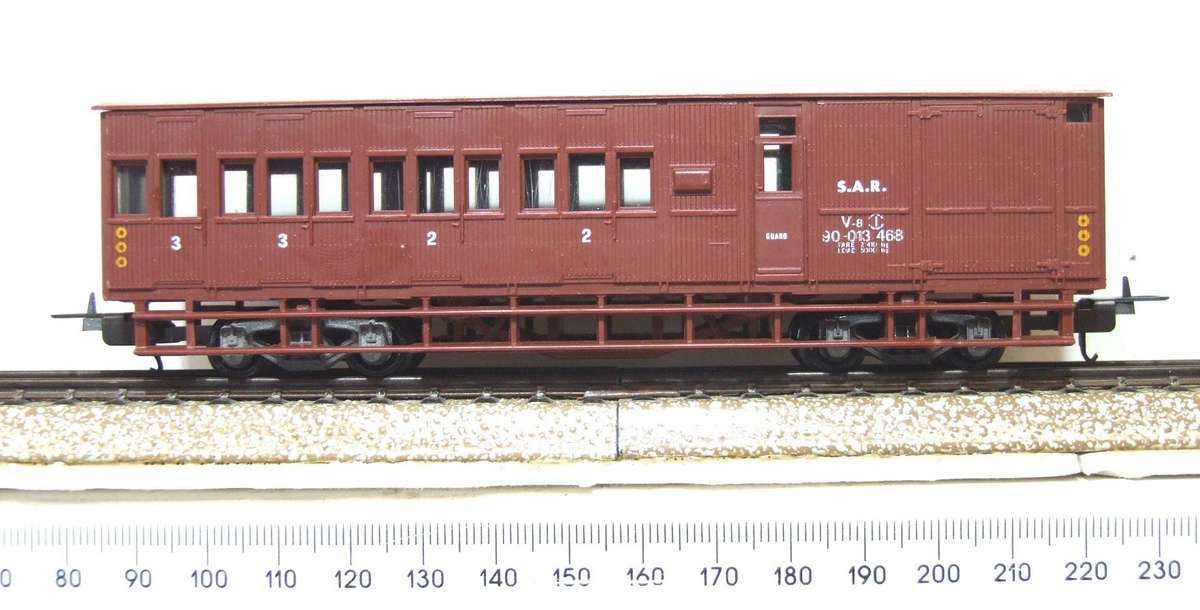 LIMA HO: SAR V8 Guards Van in Spotless Un-Boxed Condition(Italy)