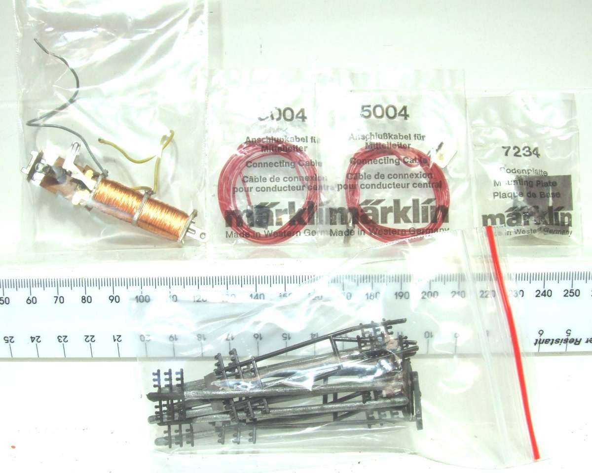 MARKLIN-M HO: Parts in Good un-boxed condition.(W-GR)