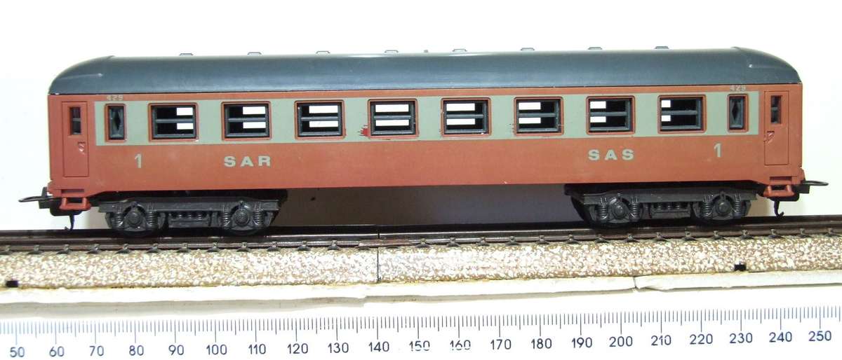 LIMA HO:  Vintage SAR Junior Orange Express Passenger Coach in Good Un-Boxed condition (Italy)