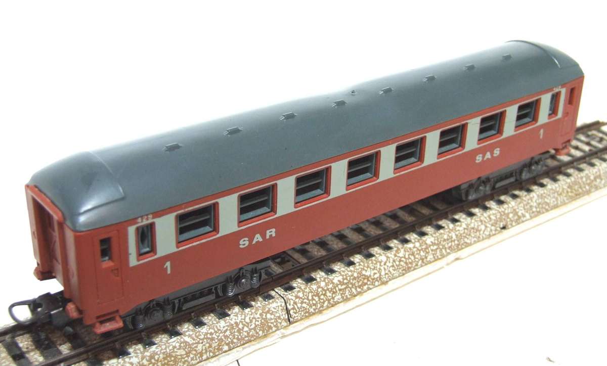 LIMA HO:  Vintage SAR Junior Orange Express Passenger Coach in Good Un-Boxed condition (Italy)
