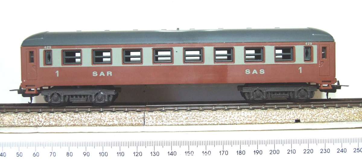 LIMA HO:  Vintage SAR Junior Orange Express Passenger Coach in Good Un-Boxed condition (Italy)