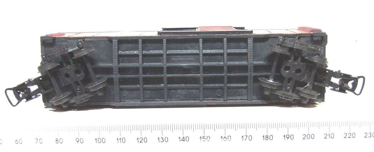 LIFE LIKE HO: 40' SANTA FE Box Car in Good Un-Boxed Condition