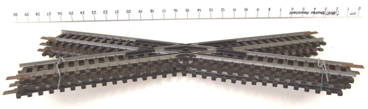 LIMA HO: 3pc Steel Crossover Tracks in Fair Used un-boxed condition(Italy).