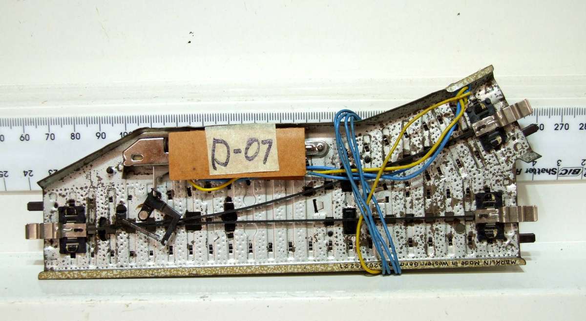 MARKLIN-M HO: 3-Rail RH Electromagnetic Point(5119) in Fair Used un-boxed condition.(W-GR)
