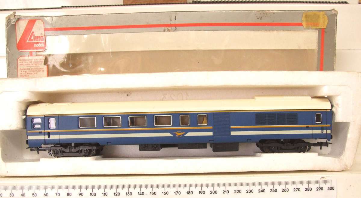 LIMA HO: Upmarket SAR Blue Train Composite Coach in Like New, Boxed condition(Italy)