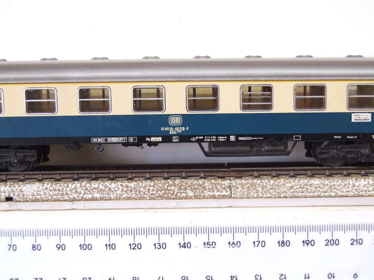 MARKLIN HO: Vintage Tin Metal `DB` 1st Class Passenger Coach in Very Good boxed condition (Germany)