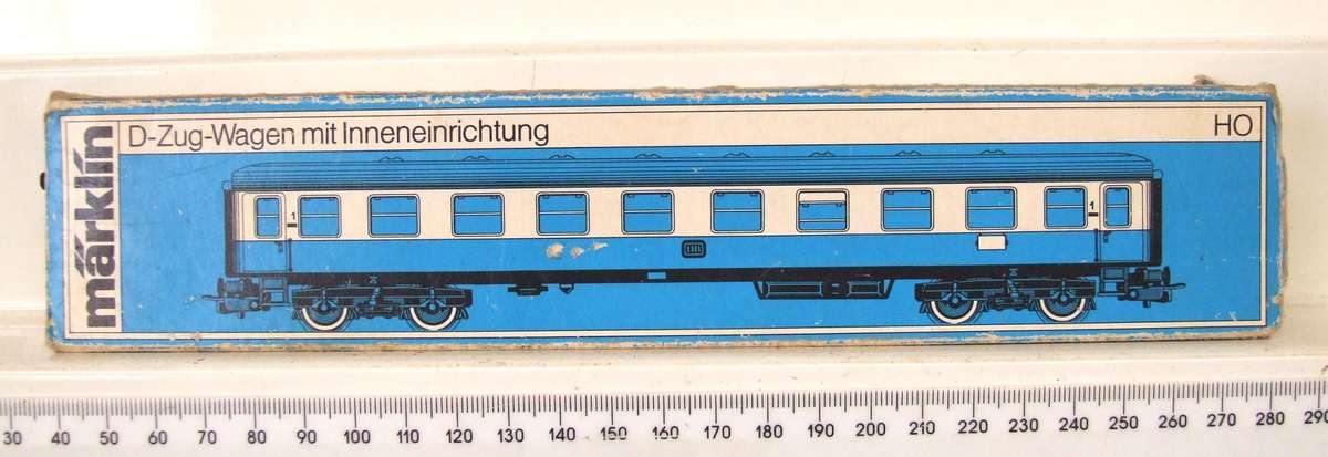 MARKLIN HO: Vintage Tin Metal `DB` 2nd Class Passenger Coach in Very Good boxed condition (Germany)