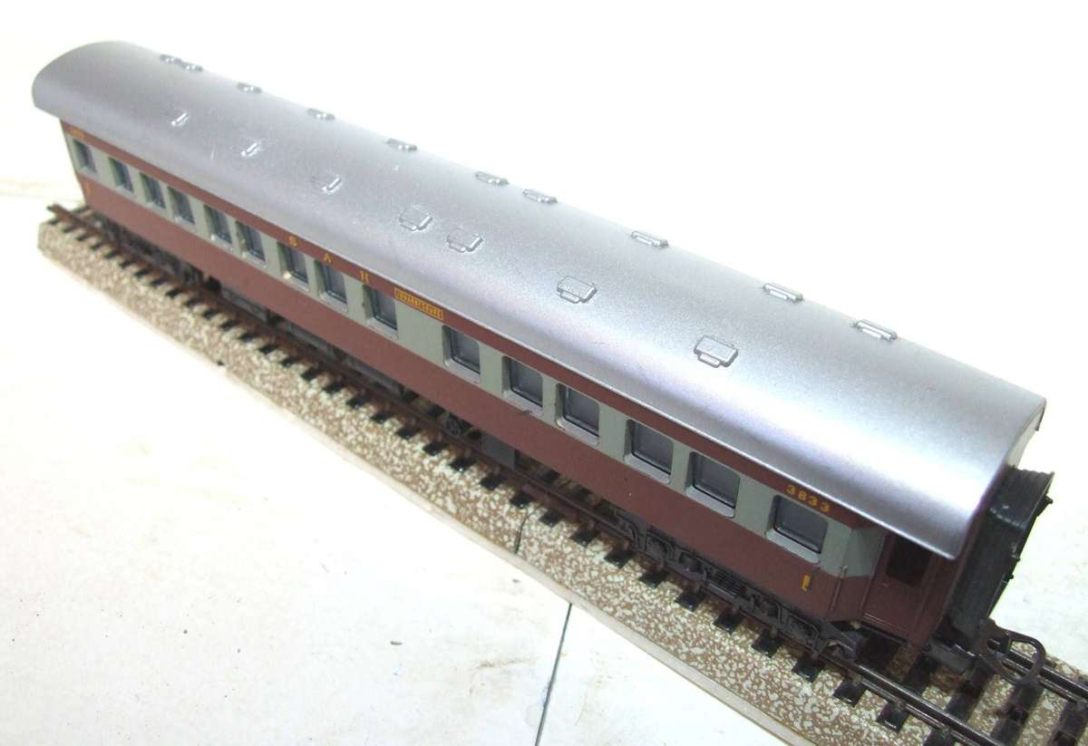 LIMA HO: SAR "Trans Karoo" 1st Class Passenger Coach in Good, Used and Un-boxed condition(Italy)