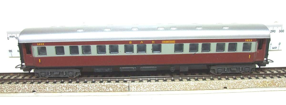 LIMA HO: SAR "Trans Karoo" 1st Class Passenger Coach in Good, Used and Un-boxed condition(Italy)