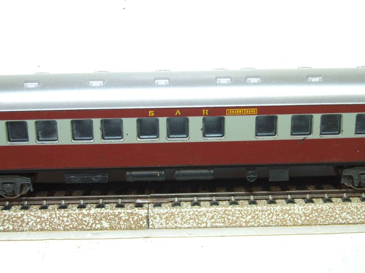 LIMA HO: SAR "Trans Karoo" 1st Class Passenger Coach in Good, Used and Un-boxed condition(Italy)