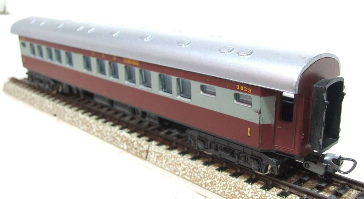 LIMA HO: SAR "Trans Karoo" 1st Class Passenger Coach in Good, Used and Un-boxed condition(Italy)