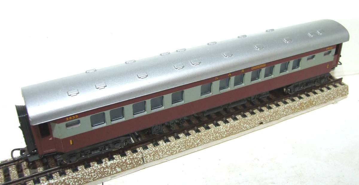LIMA HO: SAR "Trans Karoo" 1st Class Passenger Coach in Good, Used and Un-boxed condition(Italy)