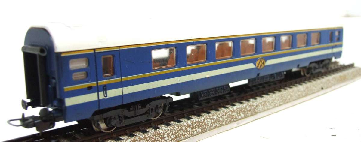 LIMA HO: SAR `Blue Train" 1st Class Passenger Coach in Fair un-boxed condition(Italy)