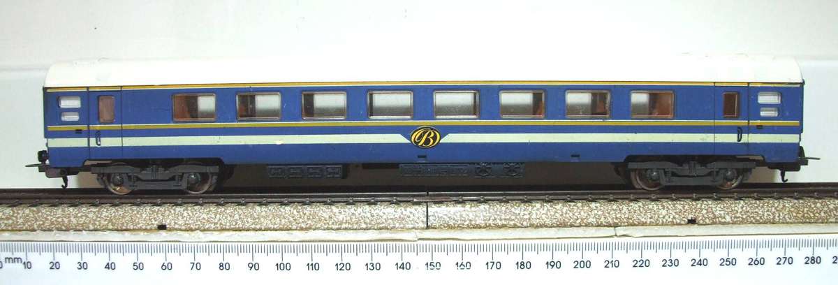 LIMA HO: SAR `Blue Train" 1st Class Passenger Coach in Fair un-boxed condition(Italy)