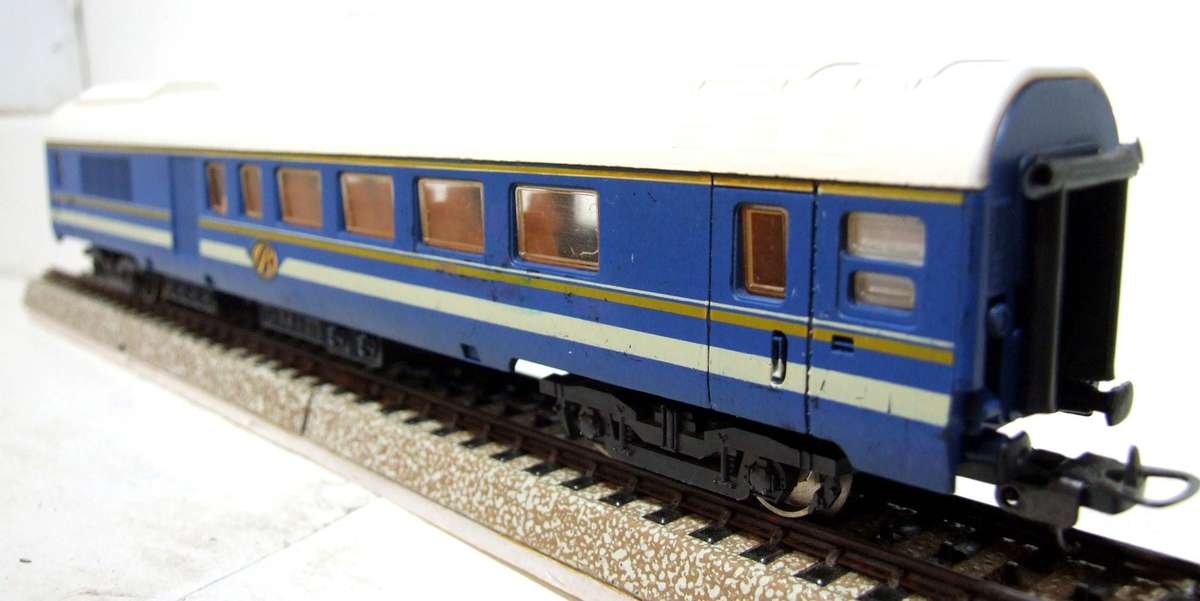 LIMA HO: SAR `Blue Train" 1st Class Composite Coach in Fair un-boxed condition(Italy)