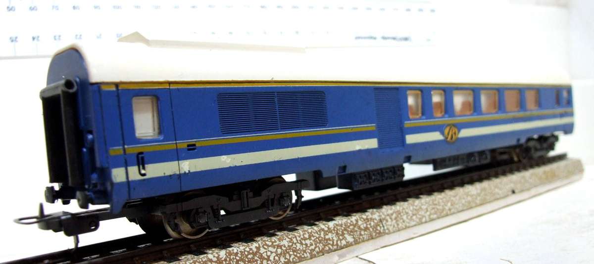 LIMA HO: SAR `Blue Train" 1st Class Composite Coach in Fair un-boxed condition(Italy)