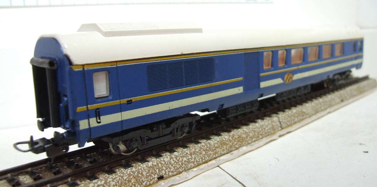 LIMA HO: SAR `Blue Train" 1st Class Composite Coach in Fair un-boxed condition(Italy)