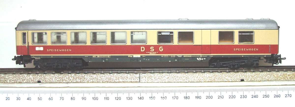 MARKLIN HO: Tin Metal `DB SPEISEWAGEN" With internal Lights in Good Un-boxed condition (Germany)