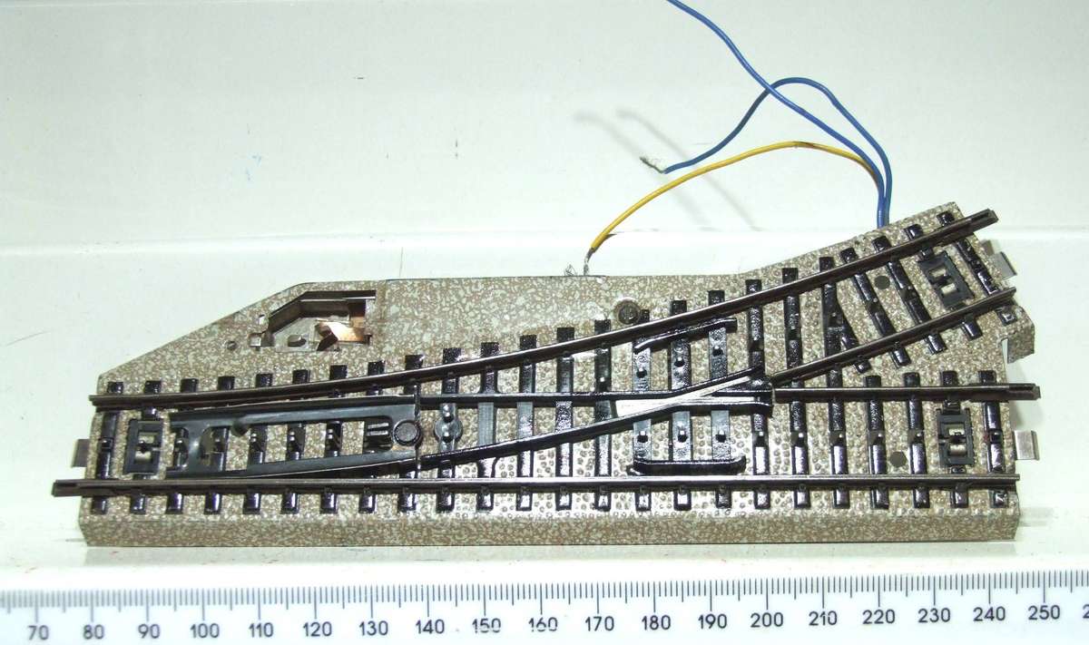 MARKLIN-M HO: 3-Rail LH Electromagnetic Point(5202 5221) in Good Used Un-boxed Condition.(W-GR)