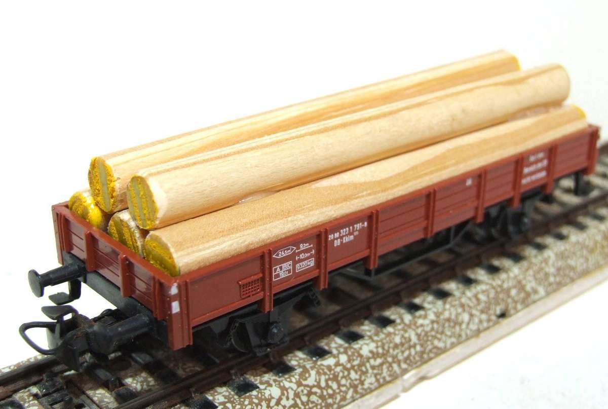 MARKLIN HO: More Modern DB Wagon with Wood Load in Good Un-boxed, Used condition (W/GR)