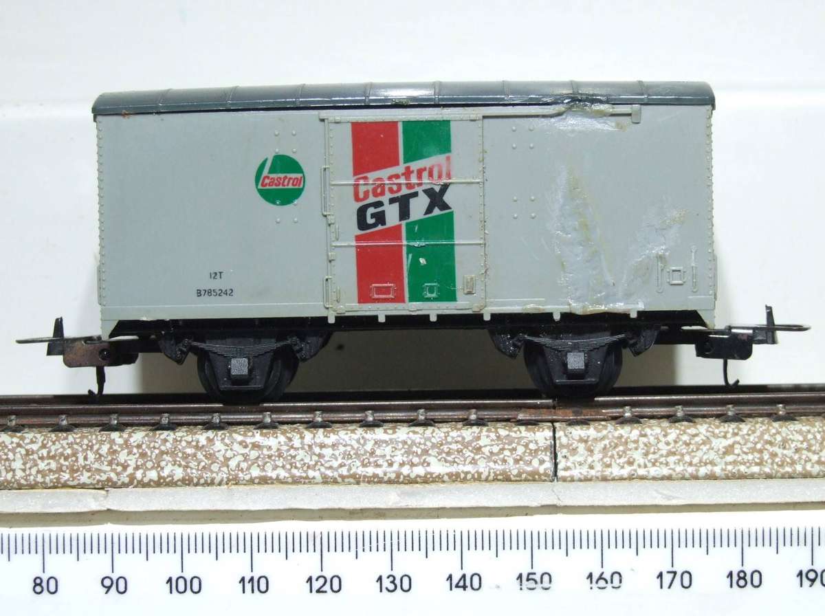 LIMA HO: Vintage CASTROL Closed Wagon in Fair, Un-Boxed Condition (Italy)