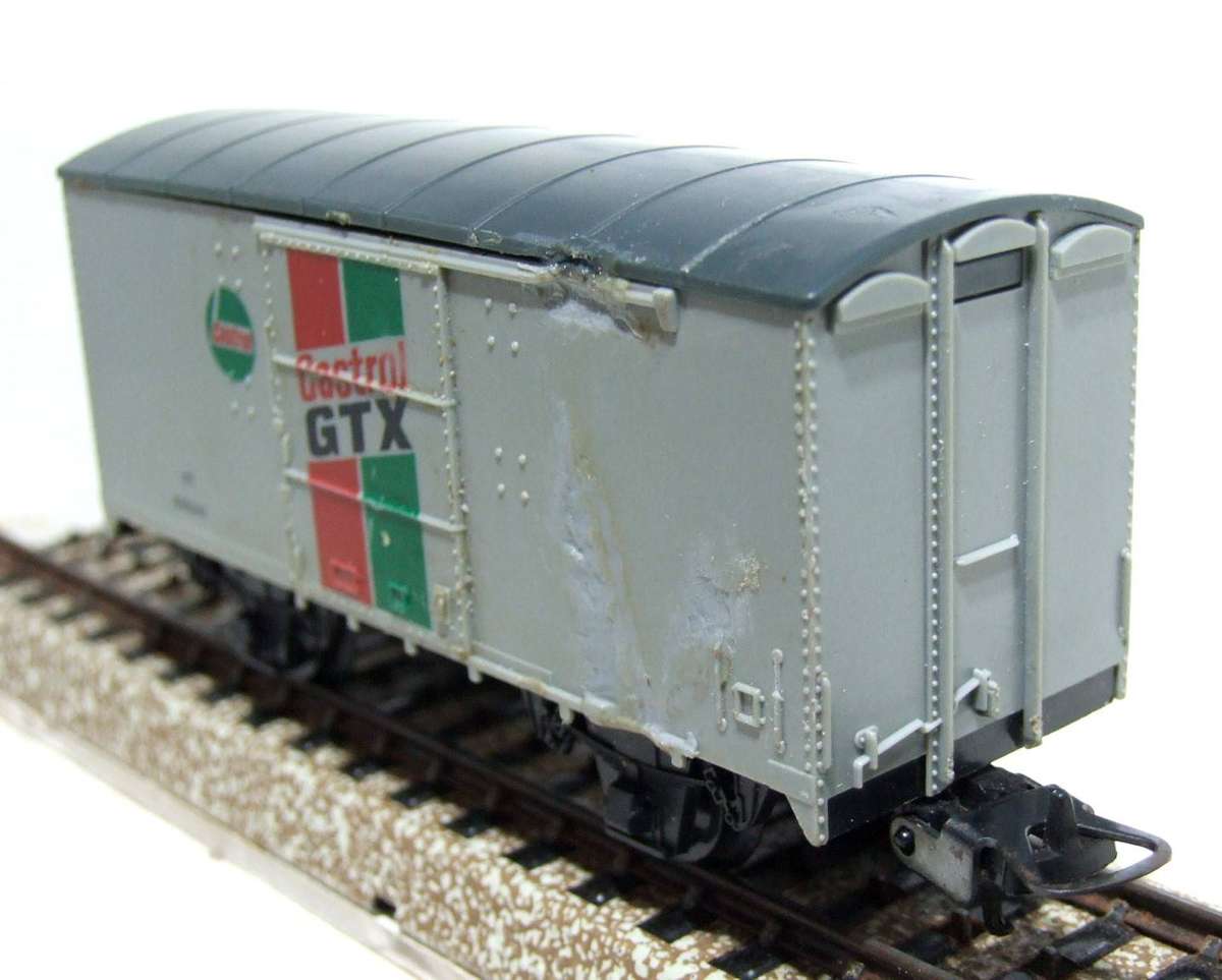 LIMA HO: Vintage CASTROL Closed Wagon in Fair, Un-Boxed Condition (Italy)