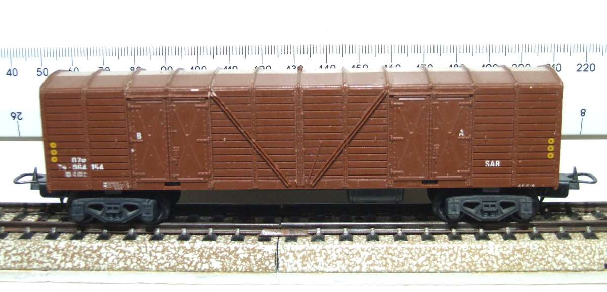 LIMA HO: Vintage Brown OZ Wagon in Good, Un-Boxed Condition (Italy)