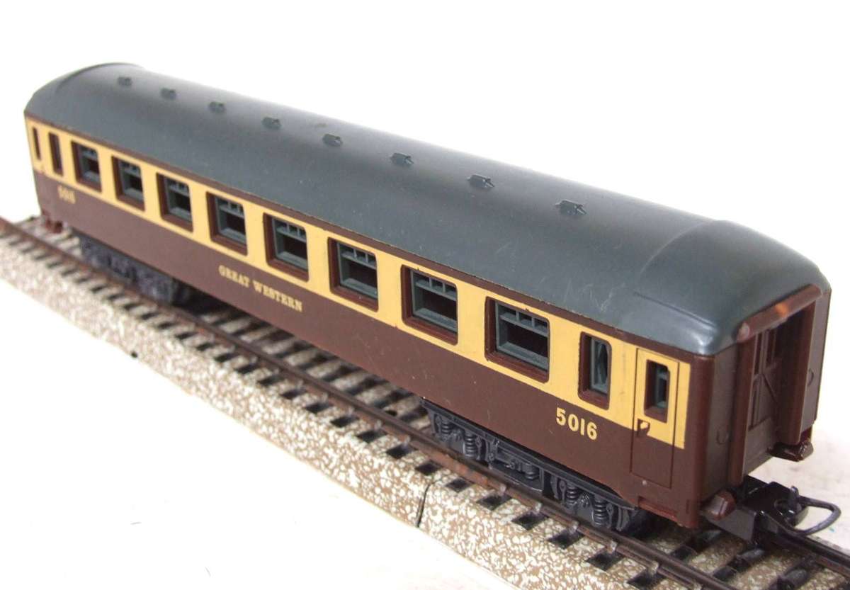 LIMA HO:  Vintage Great Western Junior Passenger Coach in Good Un-Boxed condition (Italy)