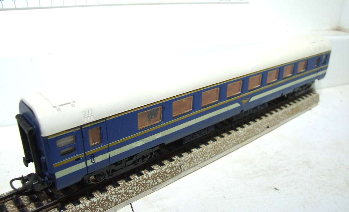 LIMA HO: SAR `Blue Train" 1st Class Passenger Coach in Fair un-boxed condition(Italy)