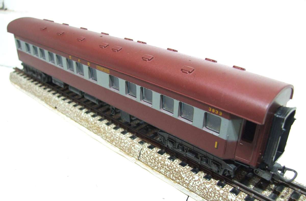 LIMA HO: SAR "Trans Karoo" 1st Class Passenger Coach in Good, Used and Un-boxed condition(Italy)