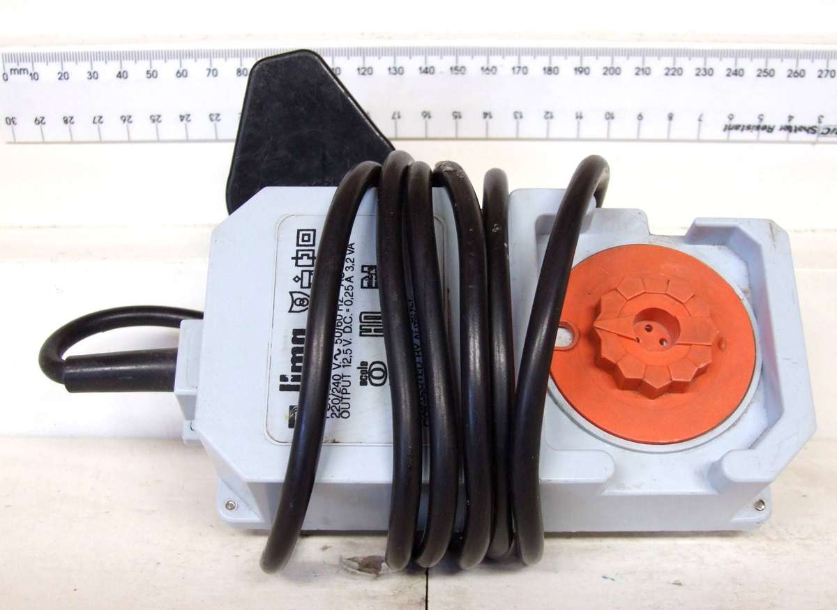 LIMA POWER SUPPLY: 220V/12.5V DC Power Supply/Controller in good un-boxed condition(Italy)