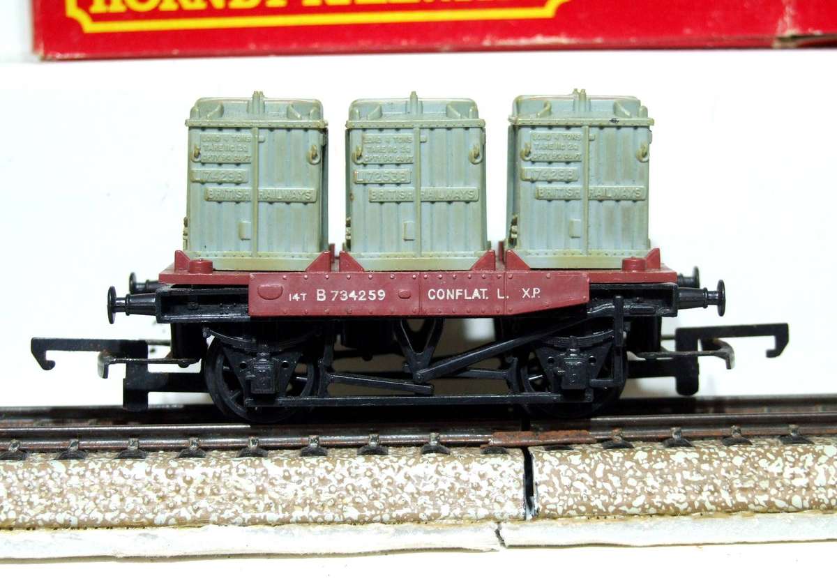 HORNBY OO: Vintage Small Container Car in Good, Boxed condition(England)