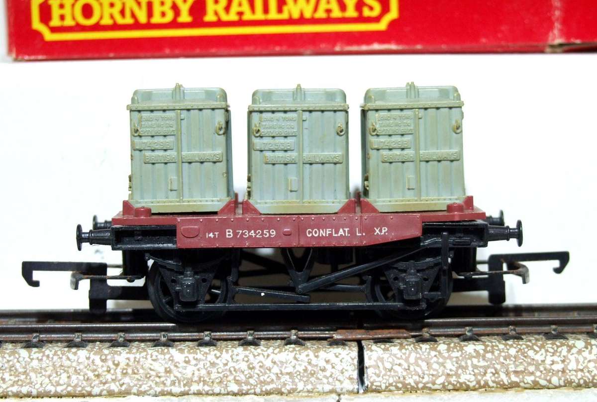 HORNBY OO: Vintage Small Container Car in Good, Boxed condition(England)