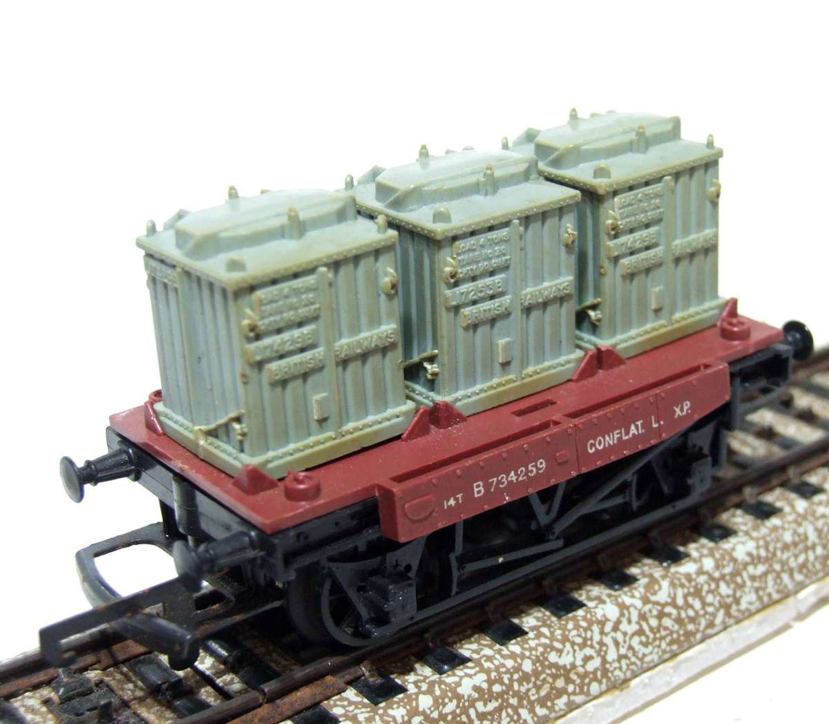 HORNBY OO: Vintage Small Container Car in Good, Boxed condition(England)