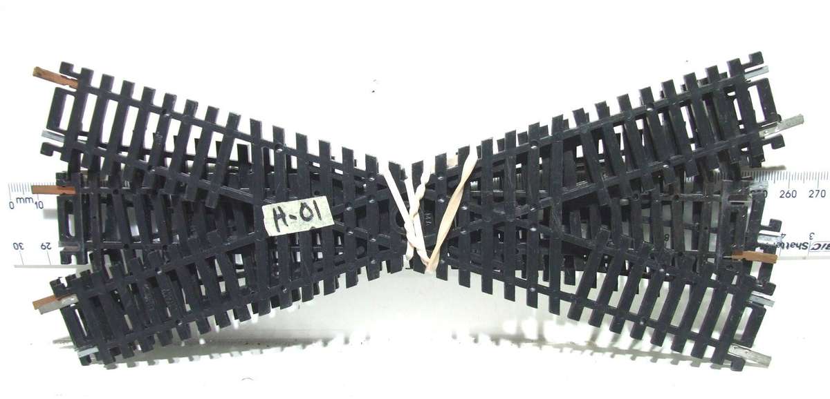LIMA HO: 3pc Steel Crossover Tracks in Fair Used un-boxed condition(Italy).
