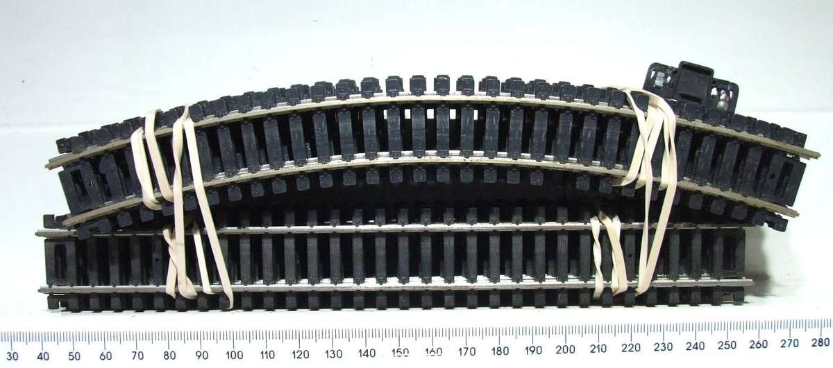 LIMA HO: 19pc Mixed Steel Curved + Strait Tracks in Fair Used un-boxed condition(Italy).