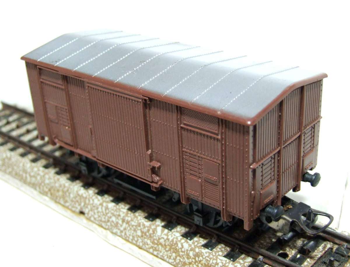 LIMA HO: Vintage  Closed Wagon in Fair, Un-Boxed Condition (Italy)