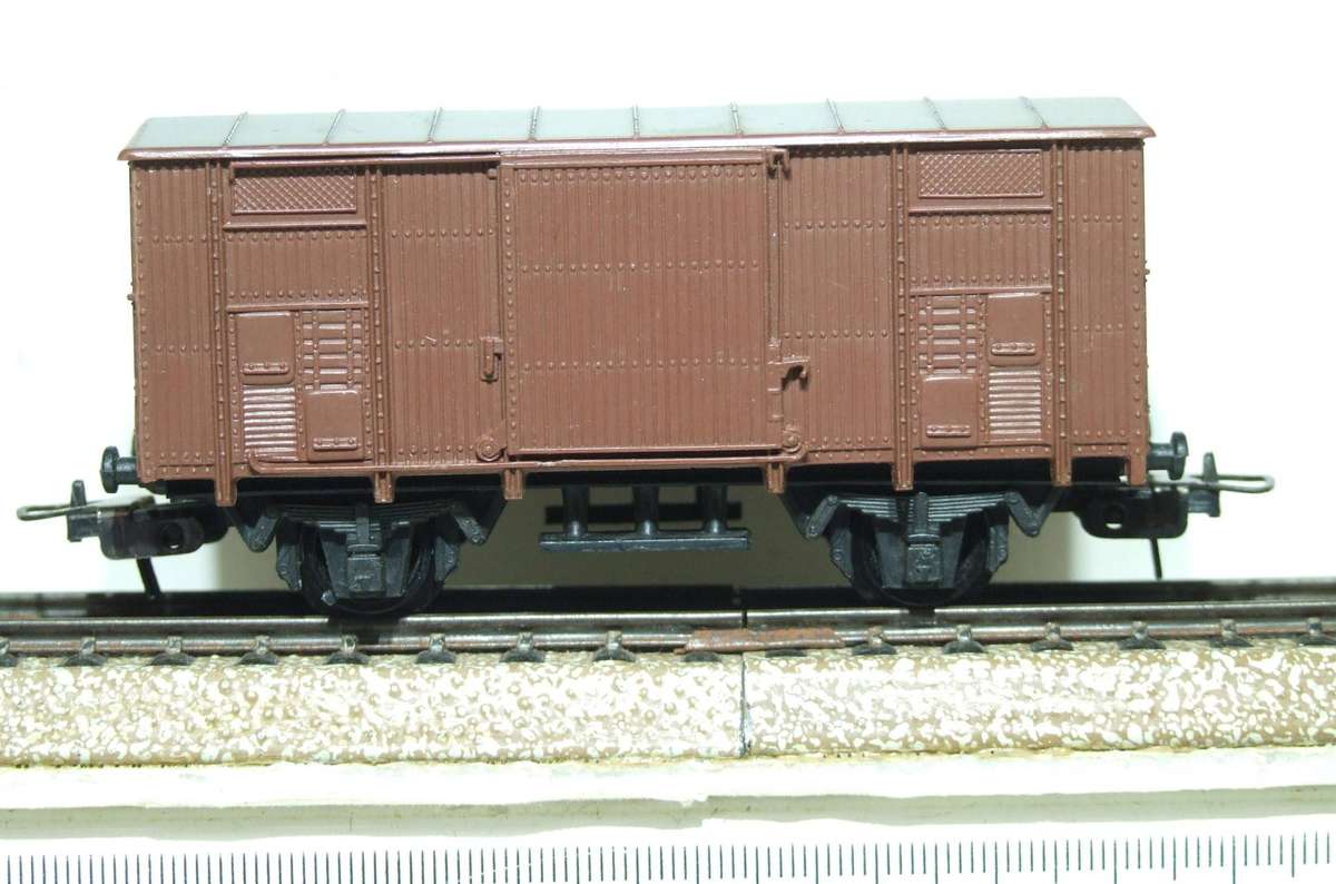 LIMA HO: Vintage  Closed Wagon in Fair, Un-Boxed Condition (Italy)