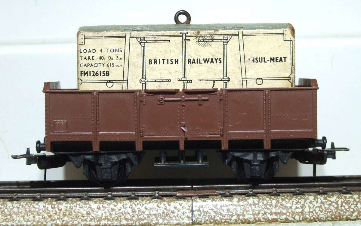 LIMA HO: Vintage  Open Freight Wagon with Load in Good, Un-Boxed Condition (Italy)