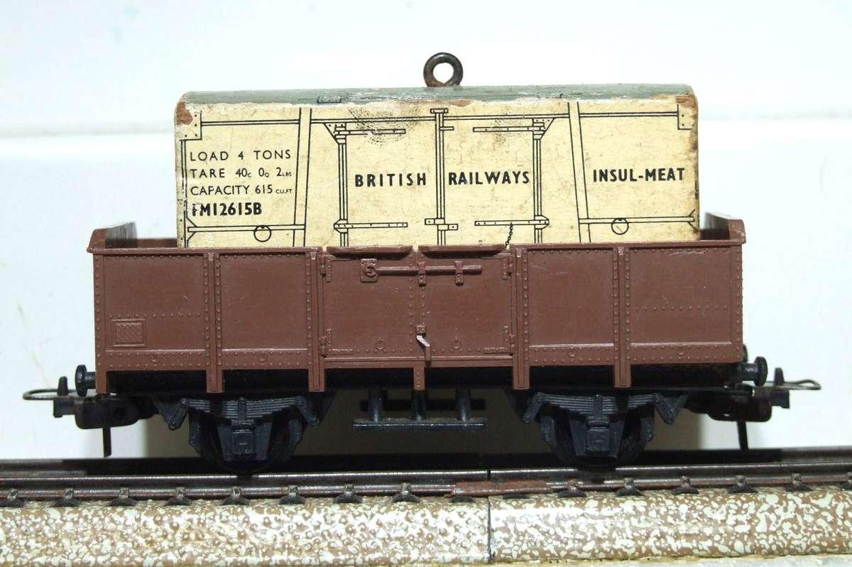 LIMA HO: Vintage  Open Freight Wagon with Load in Good, Un-Boxed Condition (Italy)