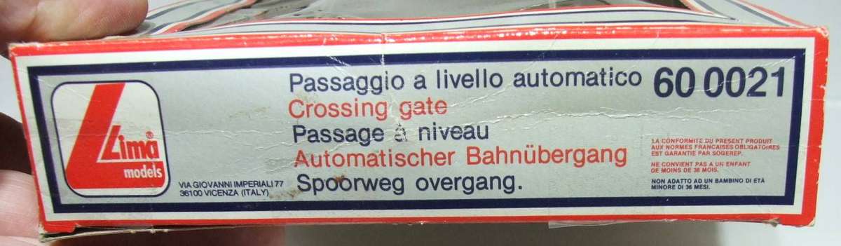 LIMA HO: On Auction is this Automated Rail Crossing in Good Boxed Condition.(Italy)