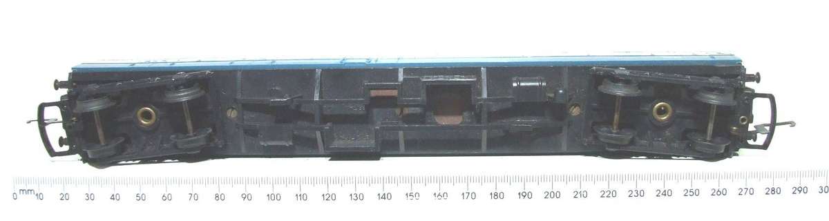 TRI-Ang OO: Vintage Passenger/Guards Coach in Fair Un-Boxed, Used Condition (England)
