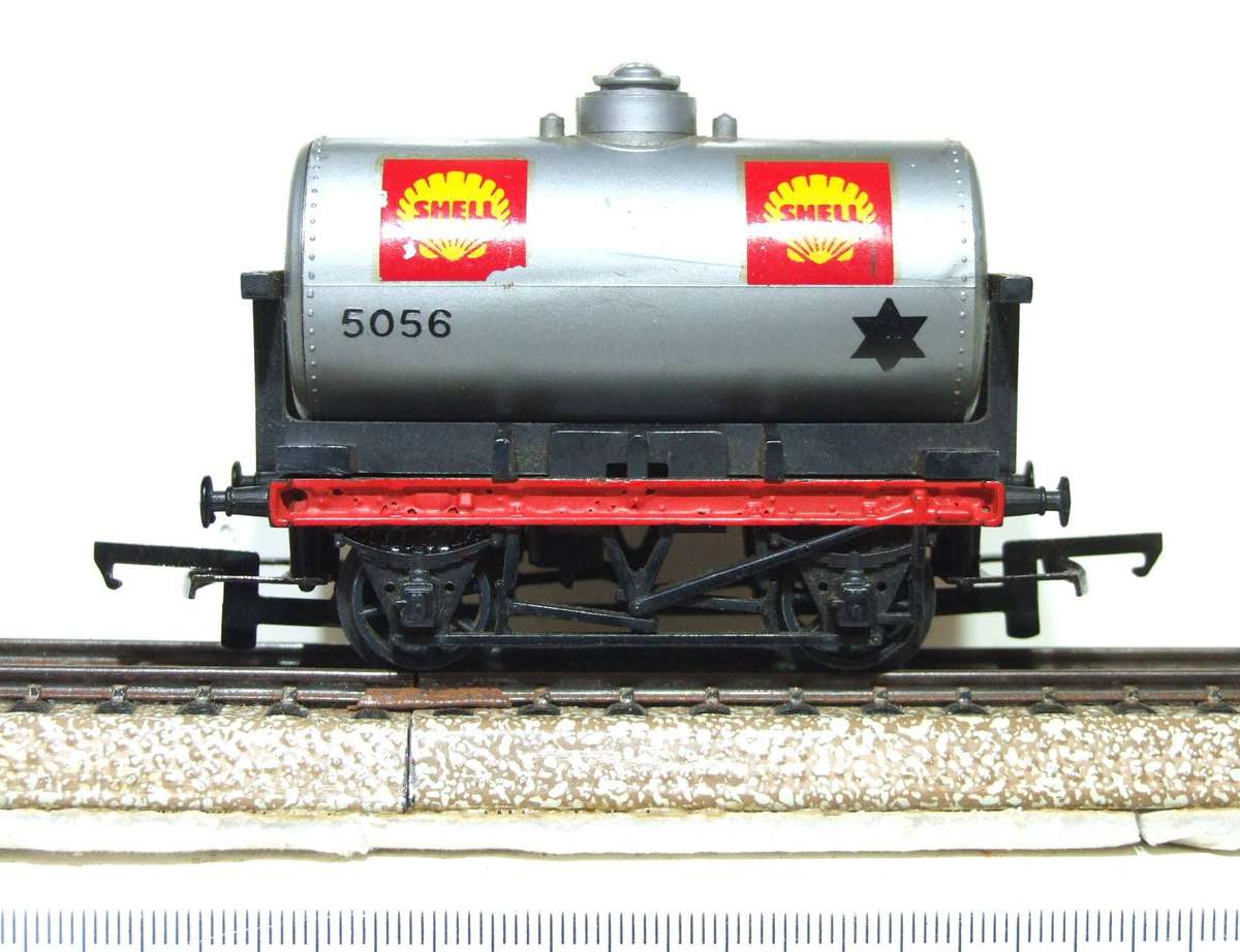 TRI-Ang OO: Vintage "SHELL' Tanker in Fair Un-Boxed, Used Condition (England)