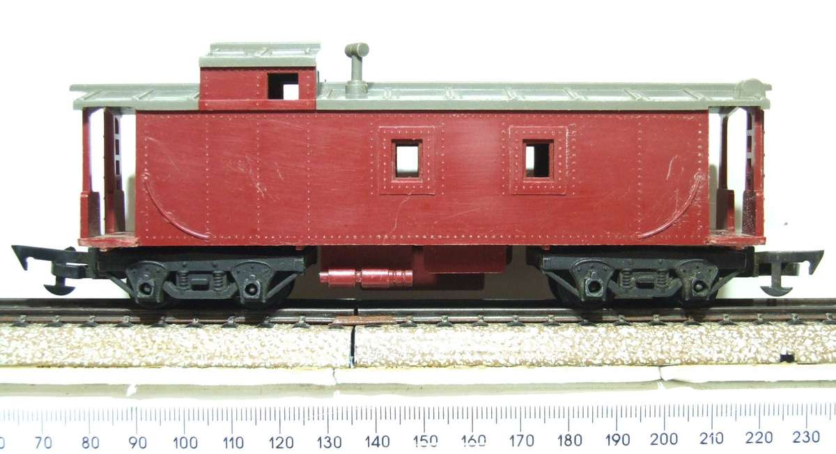 TRI-Ang OO: Vintage Caboose in Fair Un-Boxed, Used Condition (England)